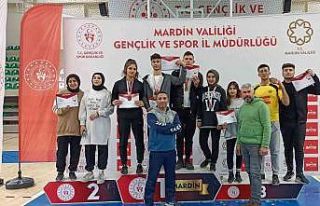 Bilek Güreşinde Türkiye Şampiyonası için ter...
