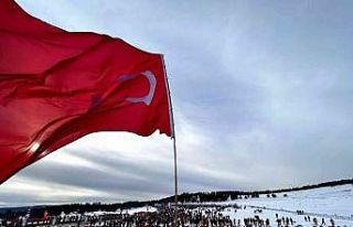 Binlerce kişi eksi 12 derecede Sarıkamış şehitleri...