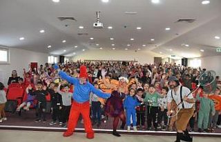 Buharkentli öğrencilere ’müzikal’ karne hediyesi