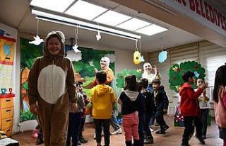 Bulanıklı öğretmenlerin oynadığı tiyatro oyununu...