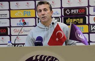 Bülent Korkmaz: "Önümüzdeki 17 maçı kazanabilecek...