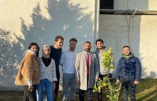 Burhaniye’de üniversiteli gençlerden örnek bir...