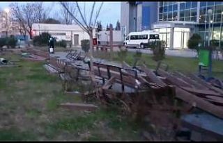 Bursa’da lodos kamelyaları parçaladı, esnaf tezgah...