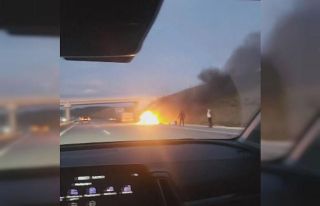 Bursa’da seyir halindeki hafif ticari araç alev...