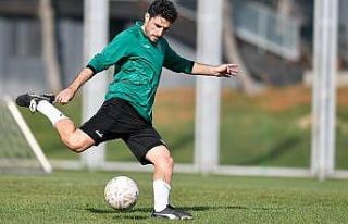 Bursaspor’da Özer Hurmacı sakatlandı