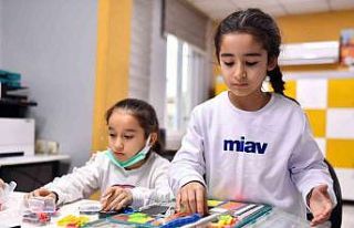 Büyükşehirden öğrencilere ’Robotik Kodlama’...