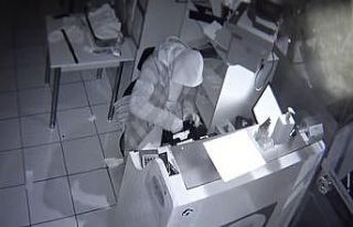 Çaldığı motosikletle aynı gece başka bir lokantayı...