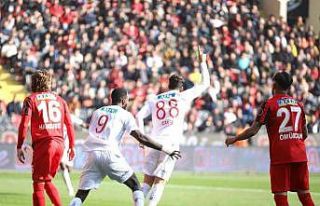 Caner Osmanpaşa ligdeki ilk golünü attı