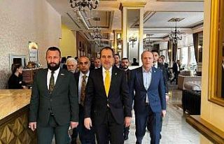 Çat: “Yarınlar rahatından vazgeçenlerindir”