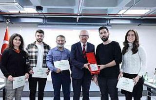 ‘Çevreci kampüs’ fikirleriyle ödül aldılar