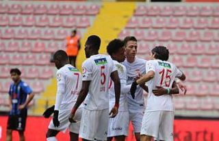 Clinton N’Jie gol sayısını 3’e yükseltti