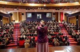 ‘Çocuğuma dini nasıl sevdiririm?’ sorusu AKM’de...