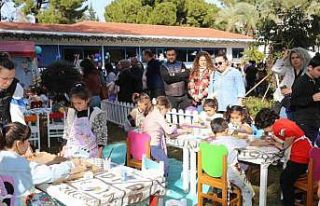 Çocuklar 14 bin oyuncaklı müzede doyasıya eğleniyor