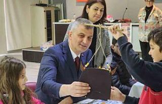 Çocuklar keçeden duvar süsleri yaptı