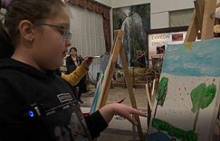 Çocuklar özledikleri kar yağışını resim tuvaline...