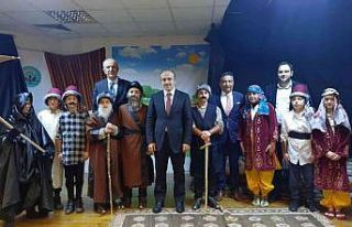 Deli Dumrul hikâyesini çocuklar sahneledi