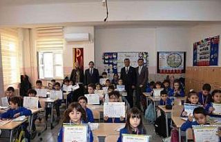 Denizli’de 188 bin öğrenci karne heyecanı yaşadı