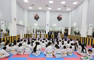 Derince’de 480 tekvandocu kuşak atladı