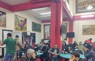 Derneğe baskın: Kumarbazlar kapıyı açmayınca...