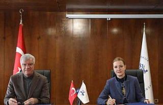 DEÜ’lü sanatçılar, Çocuk Senfoni Orkestrası’nda...