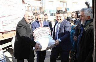 Develi Belediyesi’nden çiftçilere gacer tohumu...