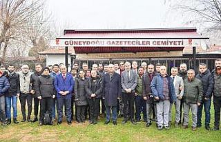 Diyarbakır Valisi gazetecilerle bir araya geldi