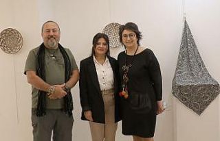 Doç. Dr. Okca’nın dokuma ve örgü eserlerden...