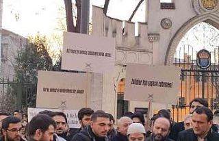 (Düzeltme) TÜGVA’dan İsveç Konsolosluğu önünde...