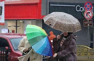 Edirne’de aniden bastıran yağış zor anlar yaşattı