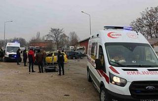 Edirne’de ticari taksi ile otomobilin çarpışma...