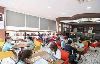 Efeler’de 9’uncu Kitap Kafe açılış için gün...