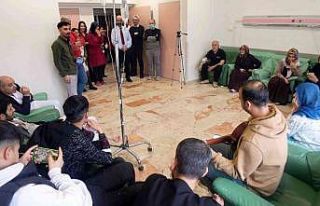 Elazığ’da hastalara müzik dinletisi