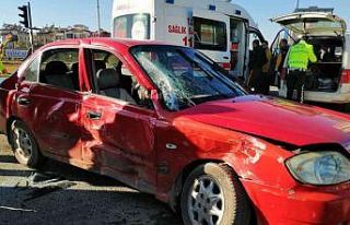 Elazığ’da otobüs ile otomobil çarpıştı: 4...