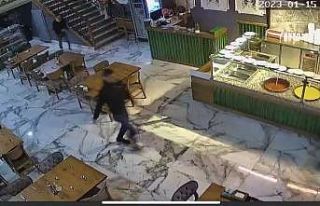 Elazığ’daki depremde panik anları güvenlik kamerasına...