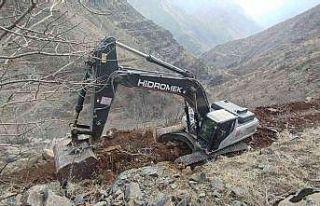 Engelli kardeşler için 2,5 kilometrelik yol çalışması