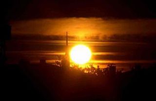 Erzurum’da mest eden gün batımı: Gökyüzü turuncu...