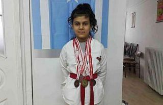 Eskişehir’de yaşayan Iraklı Türk kızın taekwondo...