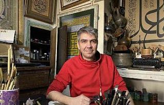 Eskişehirli hattat Emre Özdemir tarihi yüzyıllara...