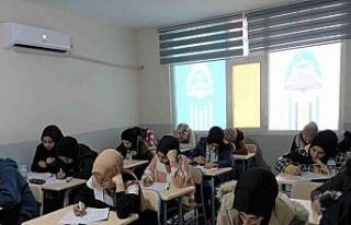 Eyyübiyeli gençler ücretsiz deneme sınavına katıldı