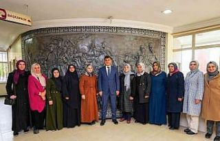 Fadıloğlu, yetim annelerini makamında ağırladı