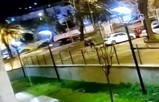 Fatih’te dehşet anları kamerada: Yolda yürüyen...