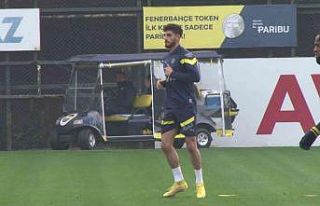 Fenerbahçe’nin yeni transferi Samet Akaydin ilk...
