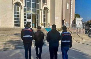 Fethiye’de kesinleşmiş hapis cezası bulunan 2...