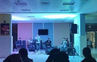 Final sınavları öncesi moral gecesi