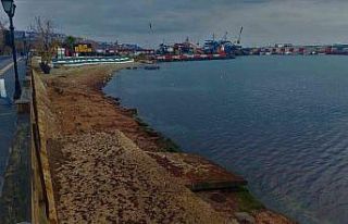 Fırtına Tekirdağ sahillerini kızıla boyadı