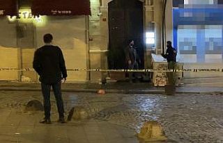 Galata Kulesi önünde şüpheli paket paniğe neden...