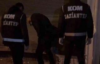 Gaziantep’te 1 ton 12 litre etil alkol ele geçirildi