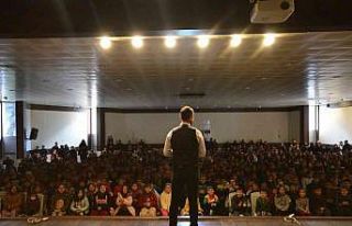 Gediz’de çocuklara kukla gösterisi