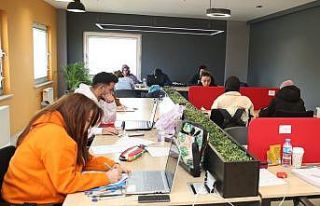 Gençlere kucak açan merkeze büyük ilgi