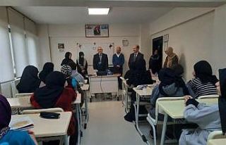 Gençliğe değer kampı sürüyor